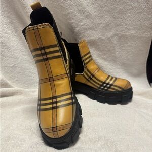 Like New Sam Edelman Circus Yellow Plaid Platform Ankle Boots Size 8